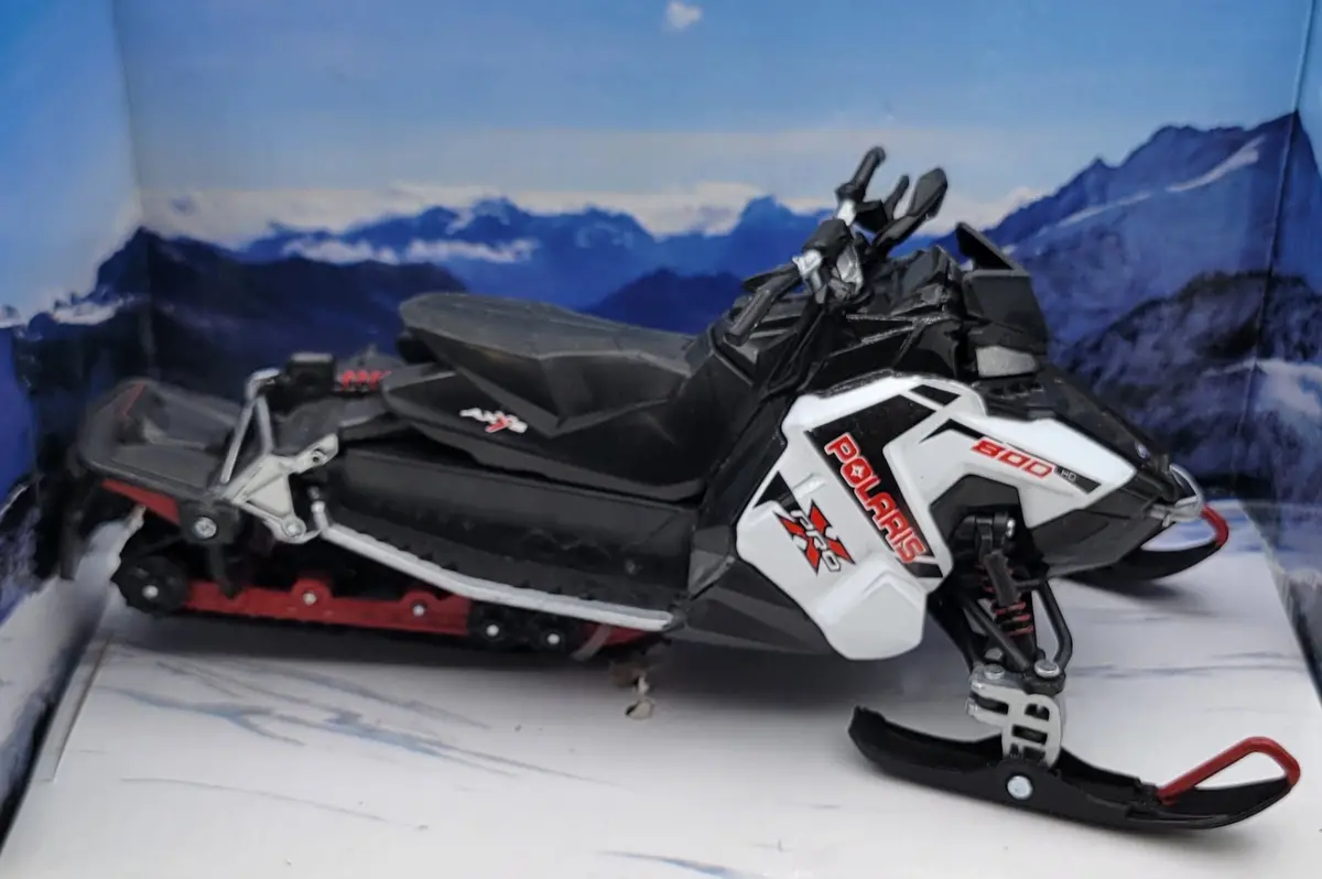 1:12 Scale Die-Cast Polaris Switchback Prox Snowmobile 1