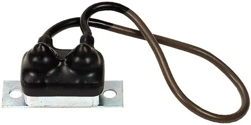 Universal 30A Circuit Breaker | Cole Hersee 30062-30Bx 1