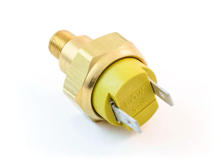 Low Pressure Warning Switch, Blade Terminals | 38035 Tramec Sloan 1