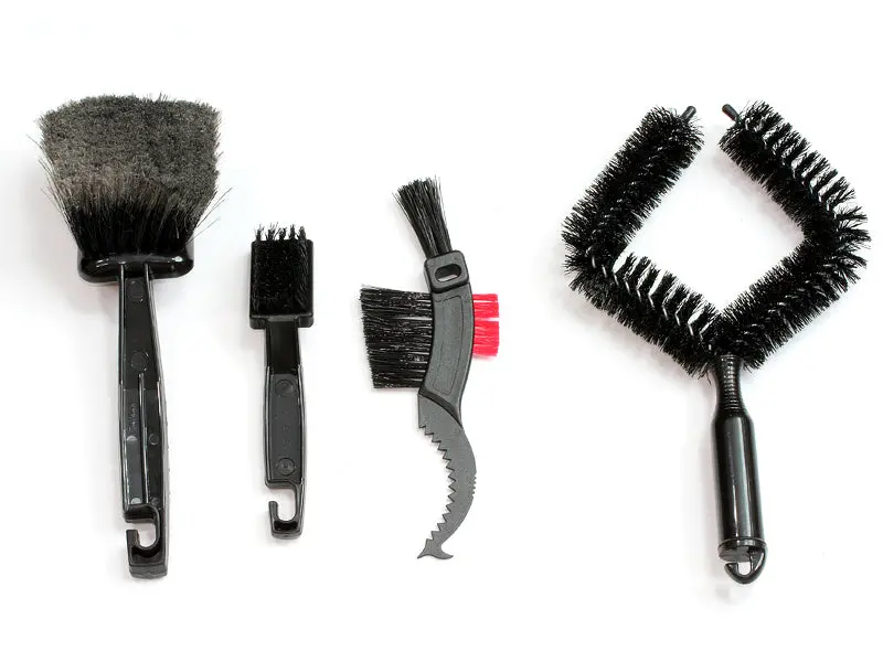 4-Pc Washing & Cleaning Set 1