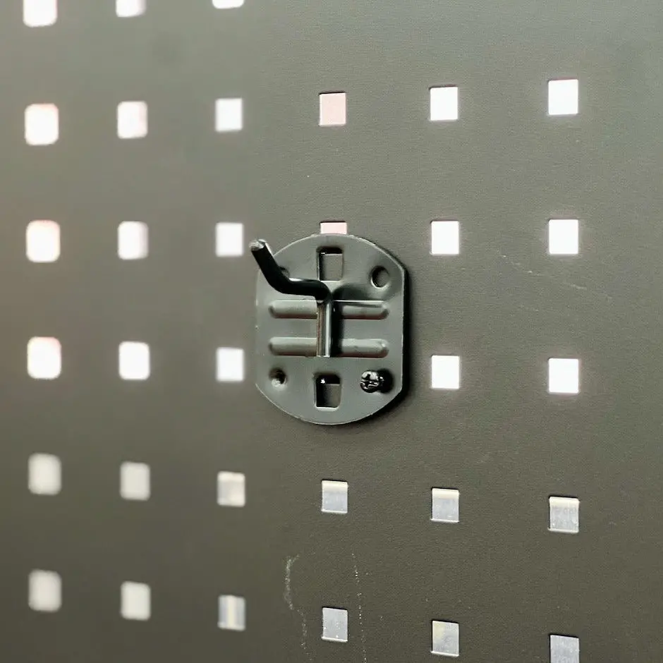 1.5" Tool Hanger 1